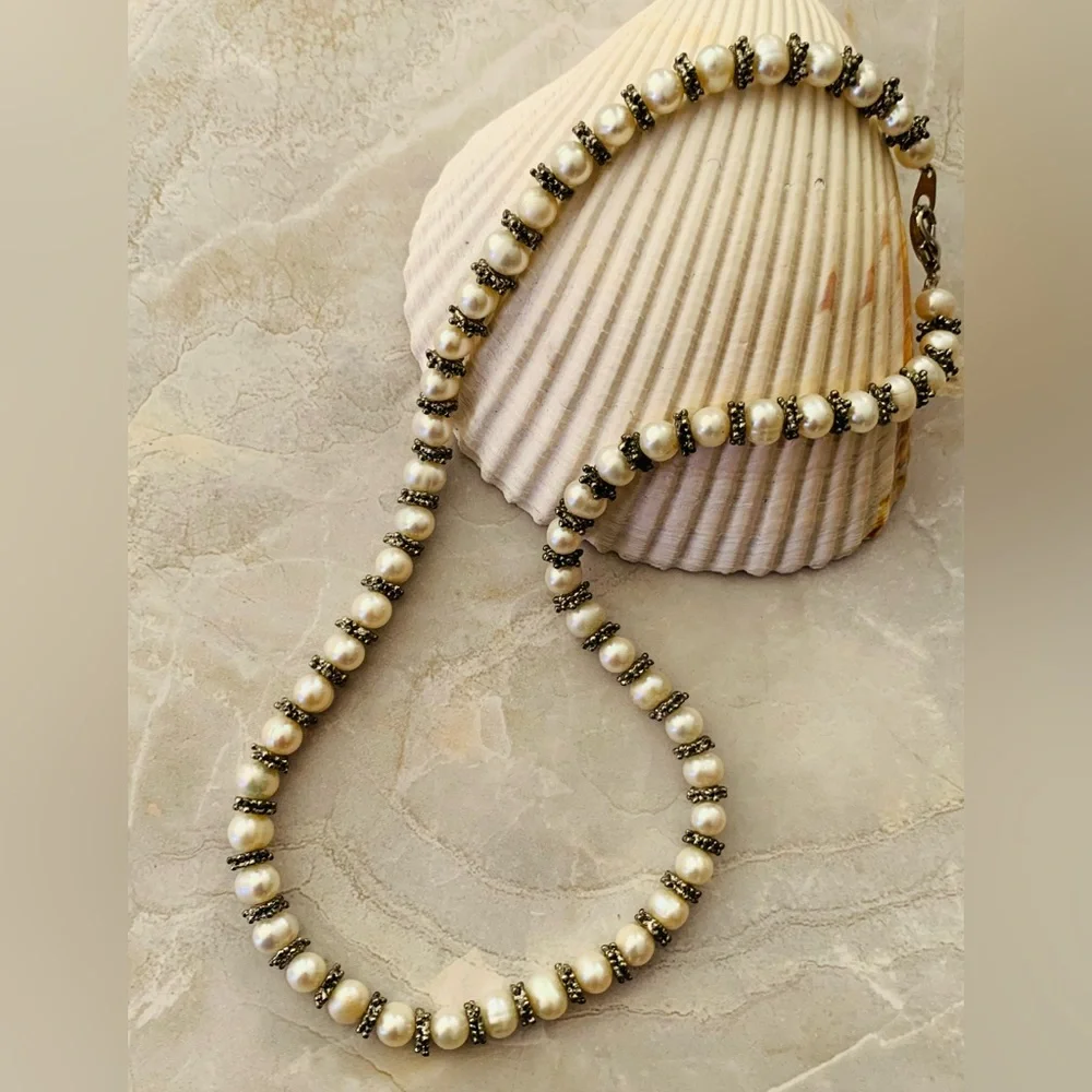 Freshwater Pearl and Silver Beaded Necklace - Picture 3 of 5